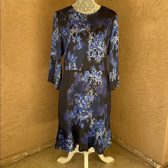 Banana Republic Dresses & Skirts - Banana Republic 2 piece dress & matching clutch